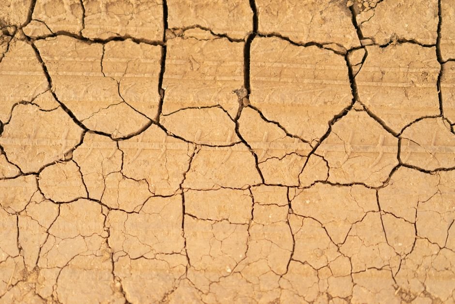 Soil temperature vs air temperature -> Temperature comparison